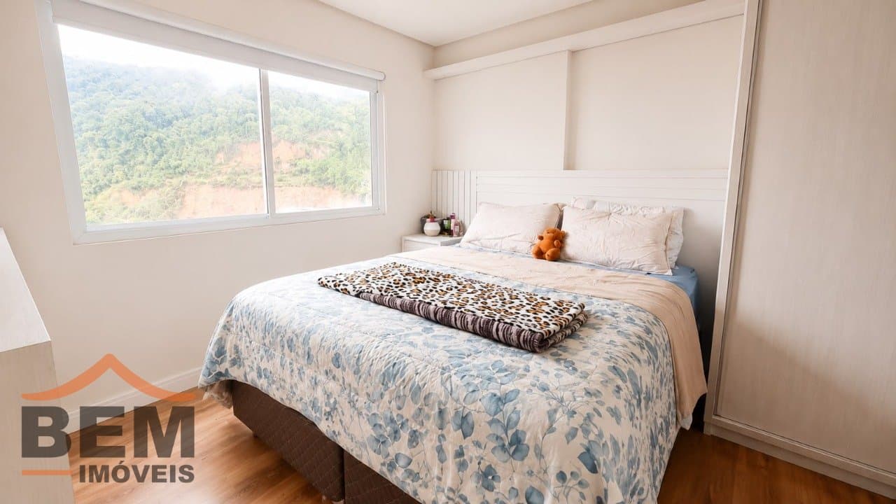 Apartamento à Venda com 2 quartos sendo 2 suítes, 2 vagas no bairro Ressacada em Itajai/SC