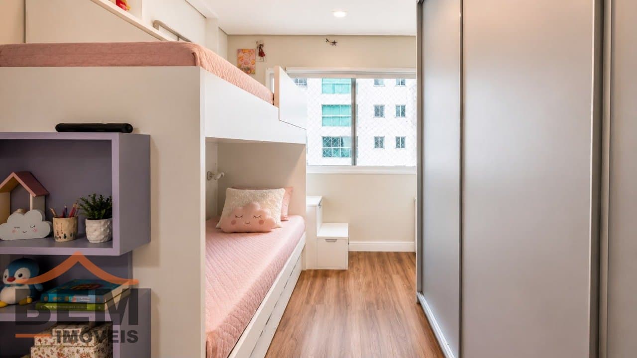 Apartamento à Venda com 2 quartos sendo 2 suítes, 2 vagas no bairro Ressacada em Itajai/SC