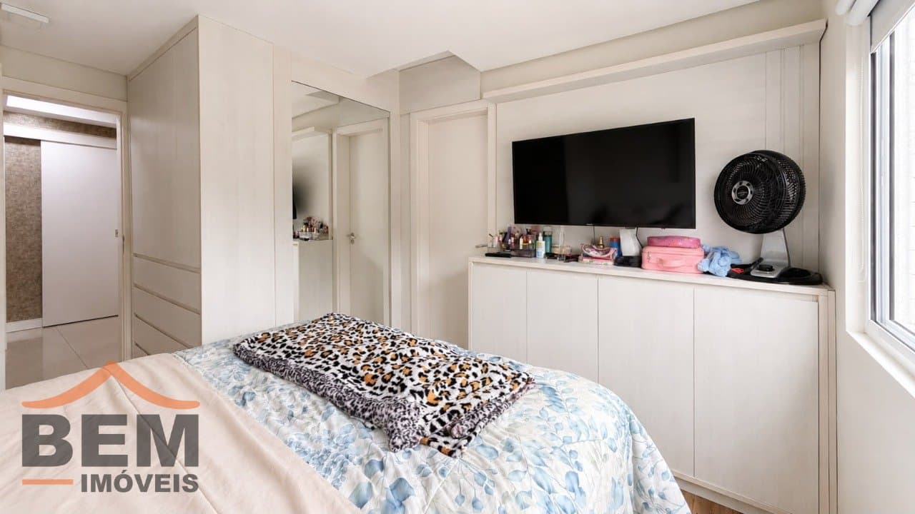 Apartamento à Venda com 2 quartos sendo 2 suítes, 2 vagas no bairro Ressacada em Itajai/SC
