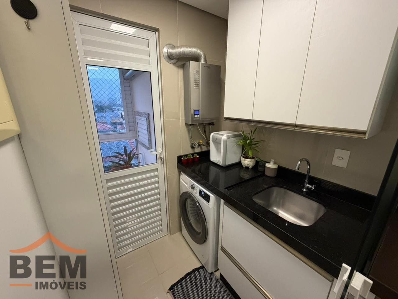 Apartamento à Venda com 2 quartos sendo 1 suíte, 1 vaga no bairro Ressacada em Itajaí/SC