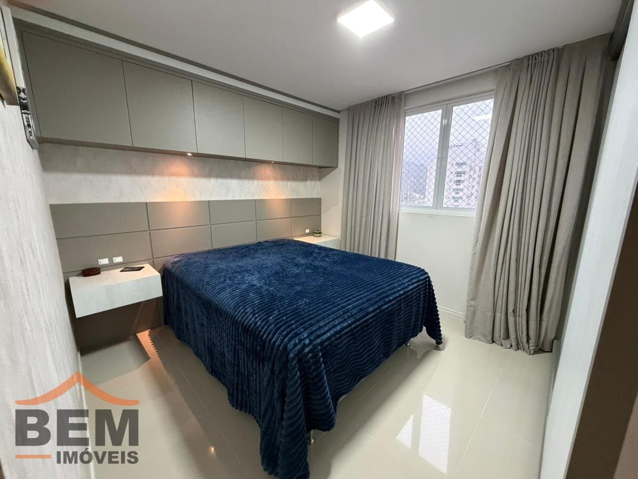 Apartamento à Venda com 2 quartos sendo 1 suíte, 1 vaga no bairro Ressacada em Itajaí/SC