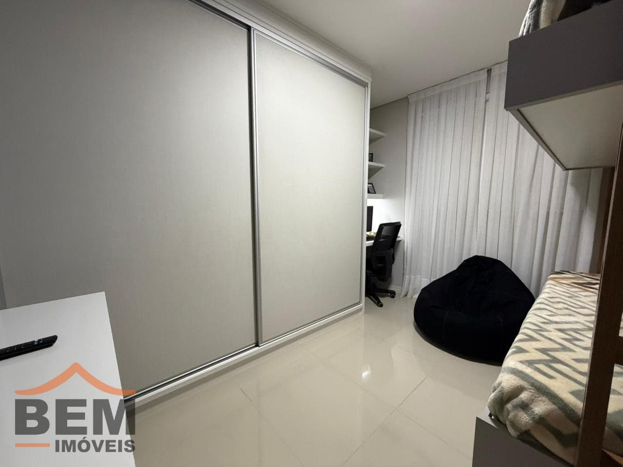 Apartamento à Venda com 2 quartos sendo 1 suíte, 1 vaga no bairro Ressacada em Itajaí/SC
