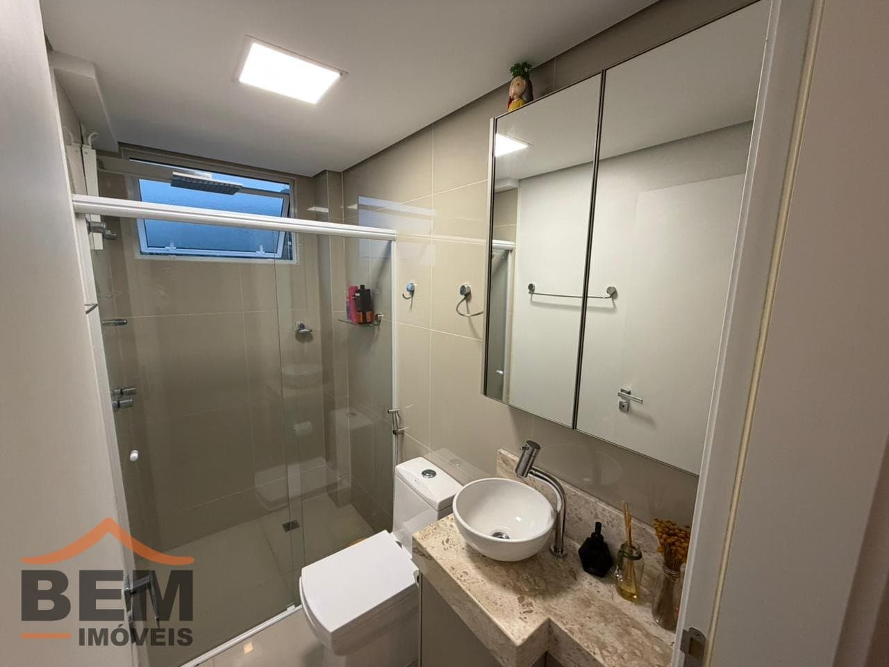 Apartamento à Venda com 2 quartos sendo 1 suíte, 1 vaga no bairro Ressacada em Itajaí/SC