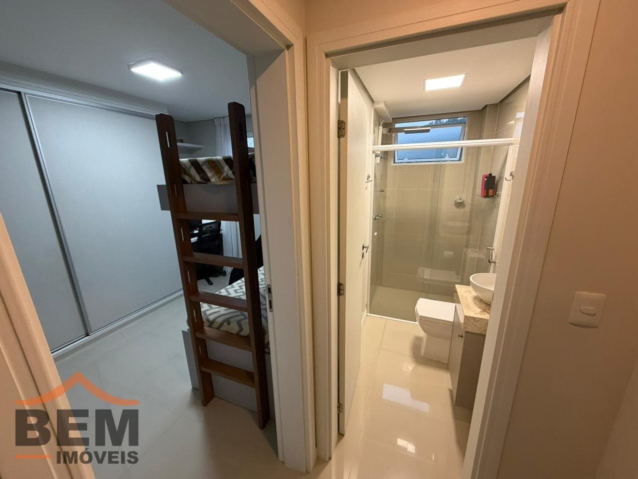 Apartamento à Venda com 2 quartos sendo 1 suíte, 1 vaga no bairro Ressacada em Itajaí/SC