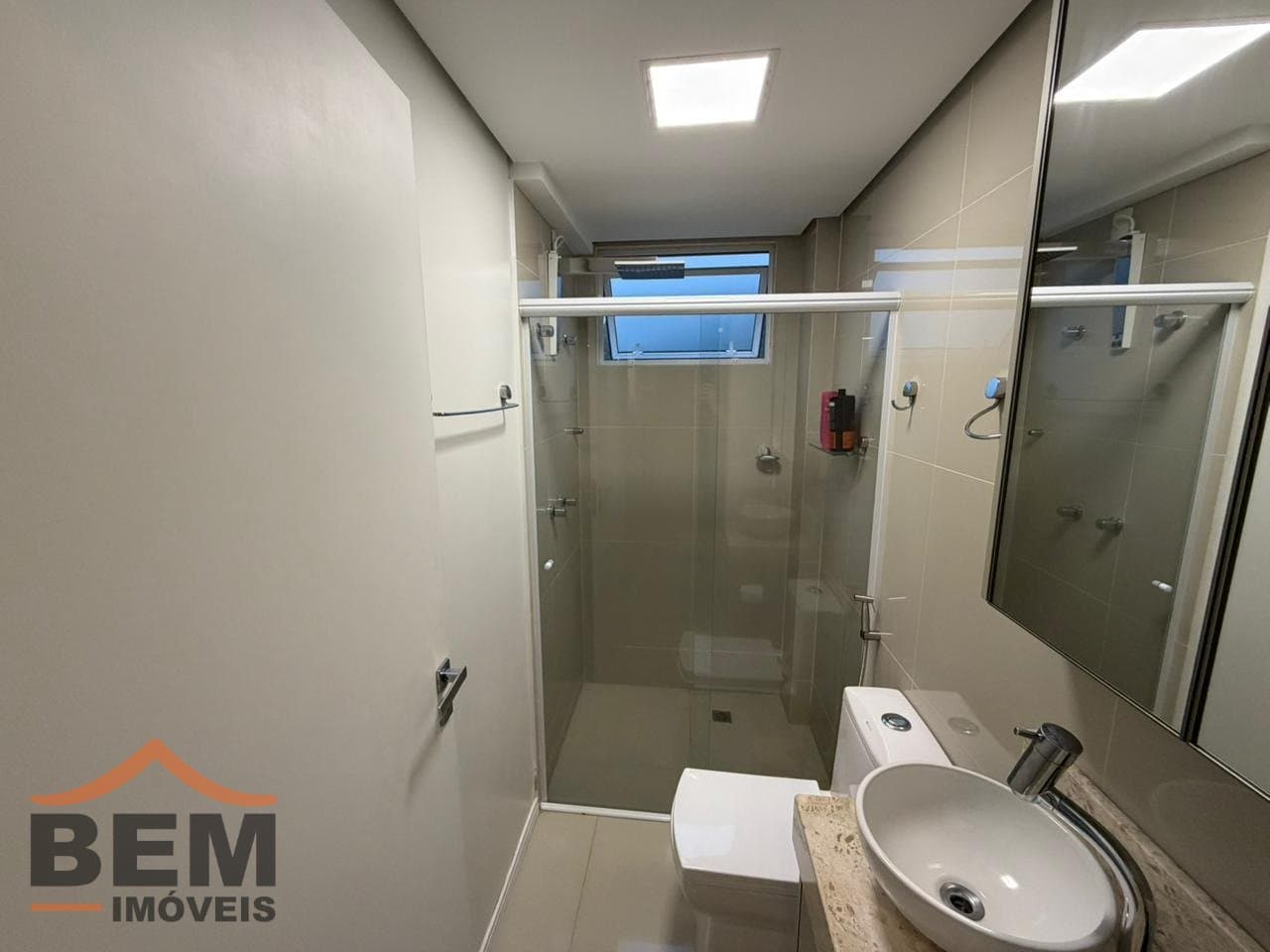 Apartamento à Venda com 2 quartos sendo 1 suíte, 1 vaga no bairro Ressacada em Itajaí/SC