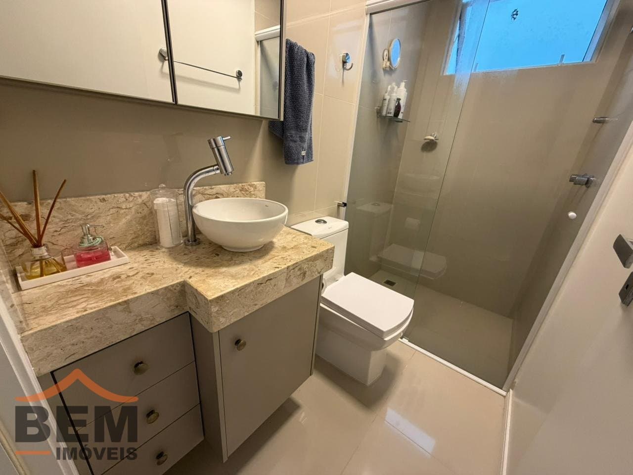 Apartamento à Venda com 2 quartos sendo 1 suíte, 1 vaga no bairro Ressacada em Itajaí/SC