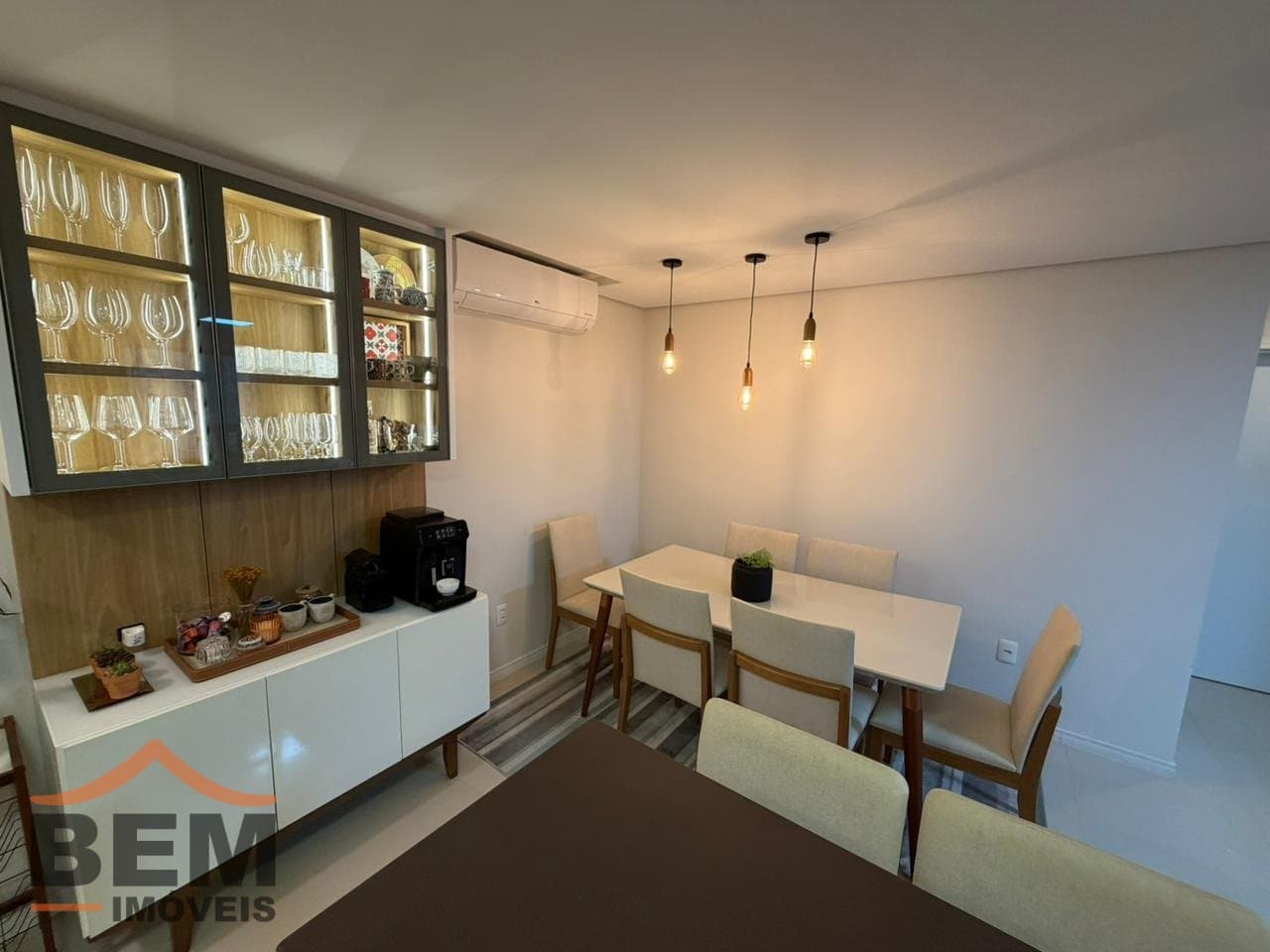 Apartamento à Venda com 2 quartos sendo 1 suíte, 1 vaga no bairro Ressacada em Itajaí/SC