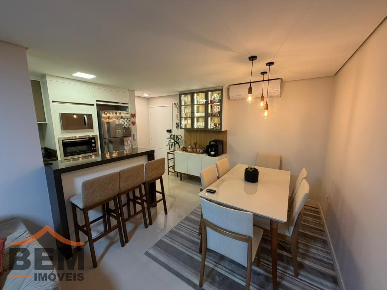 Apartamento à Venda com 2 quartos sendo 1 suíte, 1 vaga no bairro Ressacada em Itajaí/SC