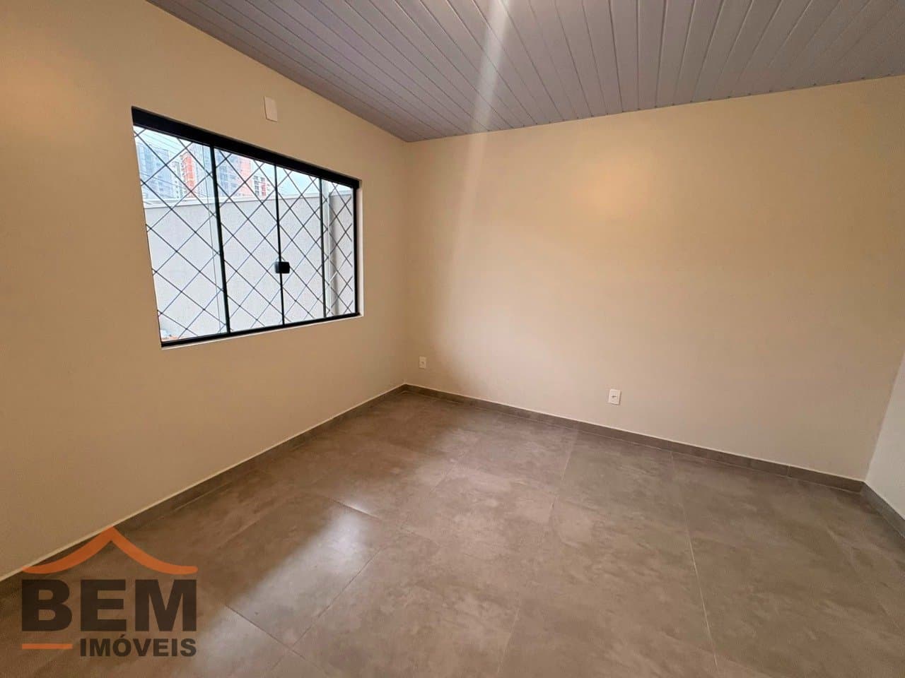 Casa para Locação com 4 quartos, 5 vagas no bairro Fazenda em Itajaí/SC