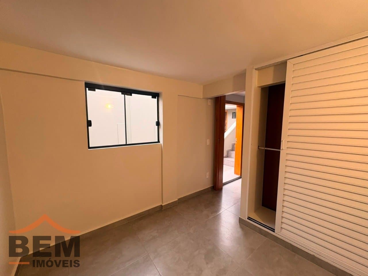 Casa para Locação com 2 quartos sendo 2 suítes, 5 vagas no bairro Fazenda em Itajaí/SC