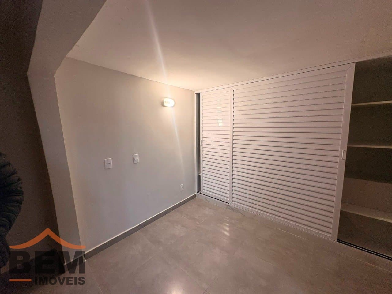 Casa para Locação com 2 quartos sendo 2 suítes, 5 vagas no bairro Fazenda em Itajaí/SC