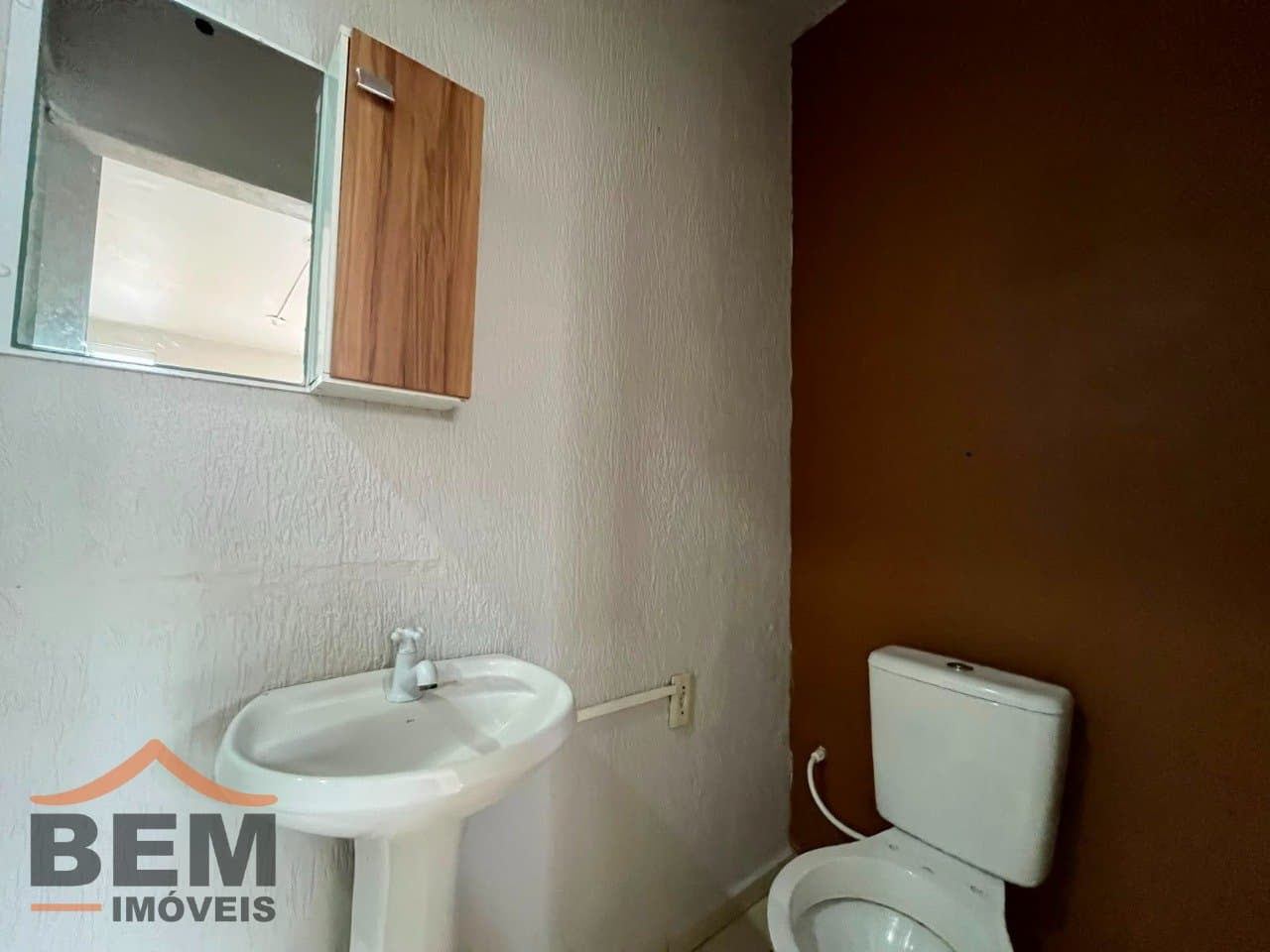 Casa para Locação com 1 quarto, 1 vaga no bairro São Vicente em Itajaí/SC: 09 - BANHEIRO