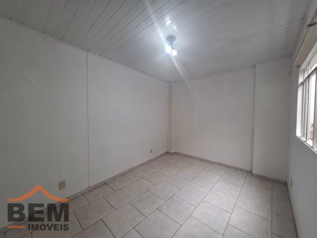 Casa para Locação com 2 quartos, 1 vaga no bairro Centro em Itajaí/SC: 13-DORMITÓRIO