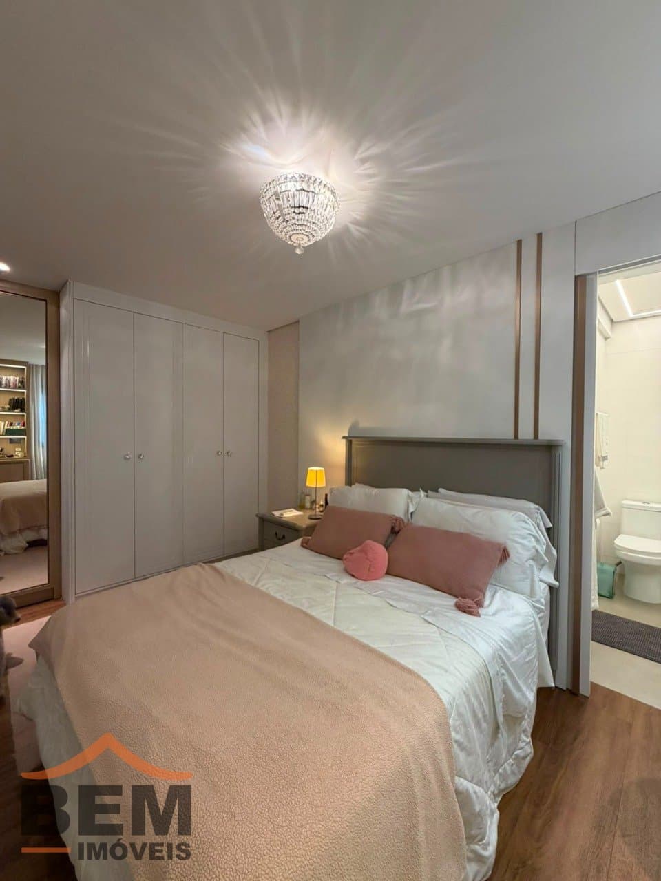 Apartamento à Venda com 2 quartos sendo 2 suítes, 2 vagas no bairro Fazenda em Itajai/SC
