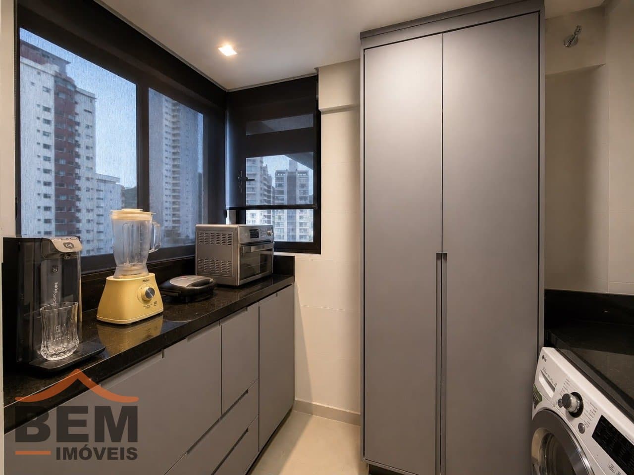 Apartamento à Venda com 2 quartos sendo 2 suítes, 2 vagas no bairro Fazenda em Itajai/SC