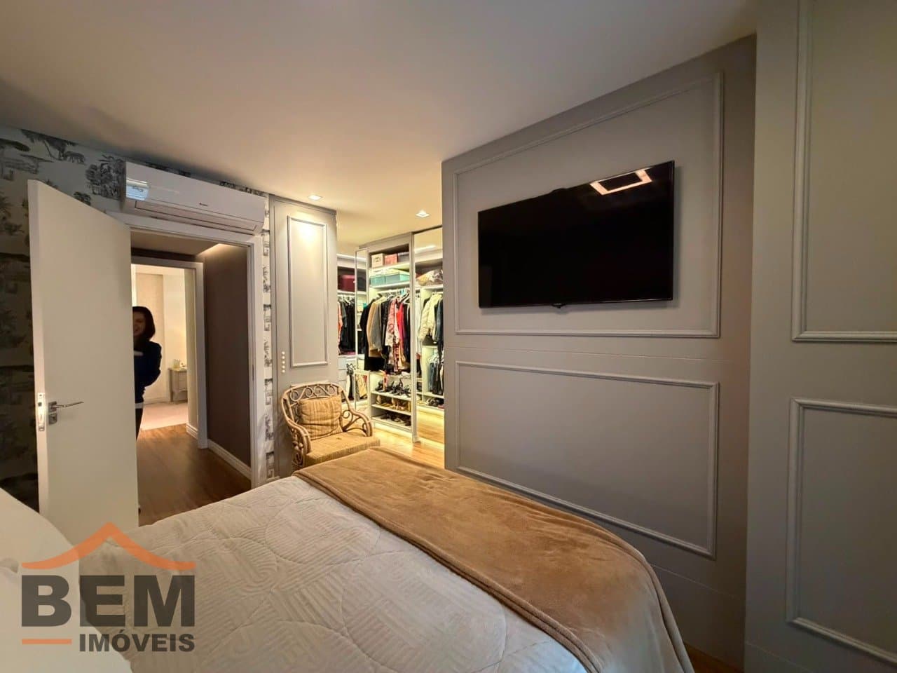Apartamento à Venda com 2 quartos sendo 2 suítes, 2 vagas no bairro Fazenda em Itajai/SC