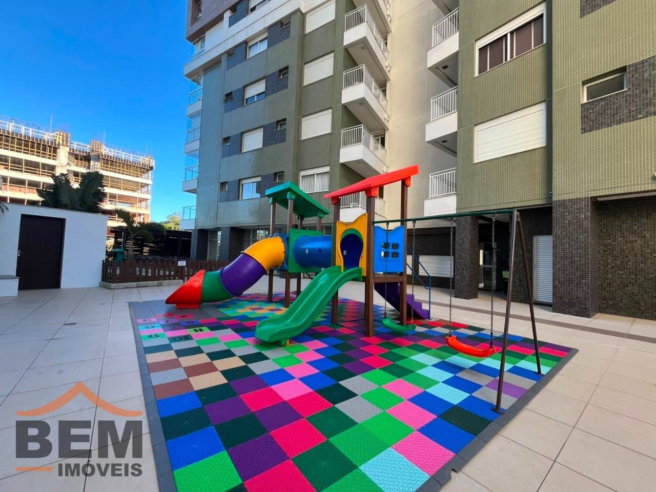 Apartamento para Locação com 2 quartos sendo 1 suíte, 1 vaga no bairro Praia Brava em Itajaí/SC: 11 - PLAYGROUND