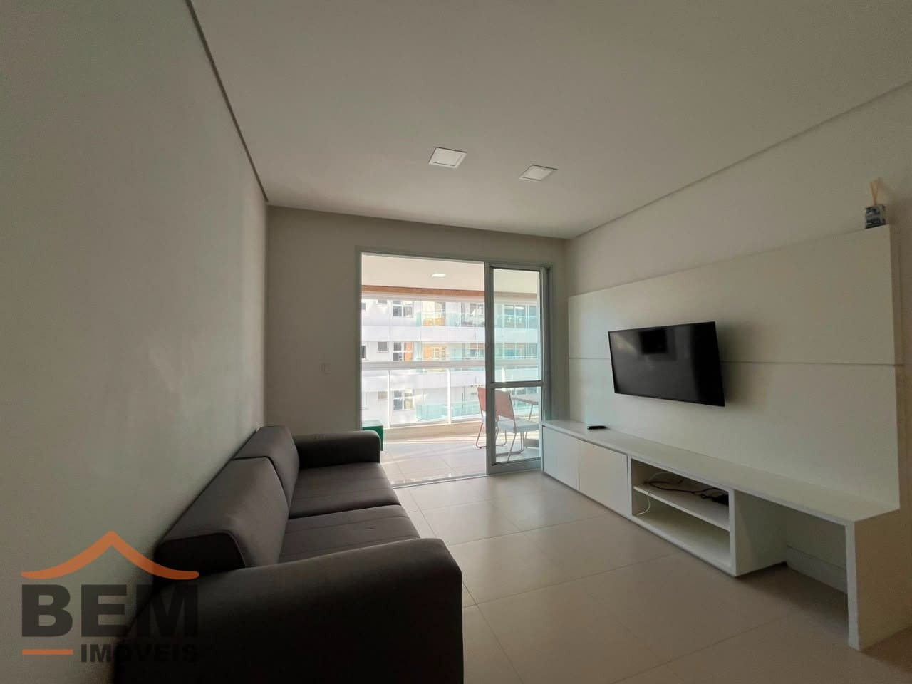 Apartamento para Locação com 2 quartos sendo 1 suíte, 1 vaga no bairro Praia Brava em Itajaí/SC: 24 - SALA