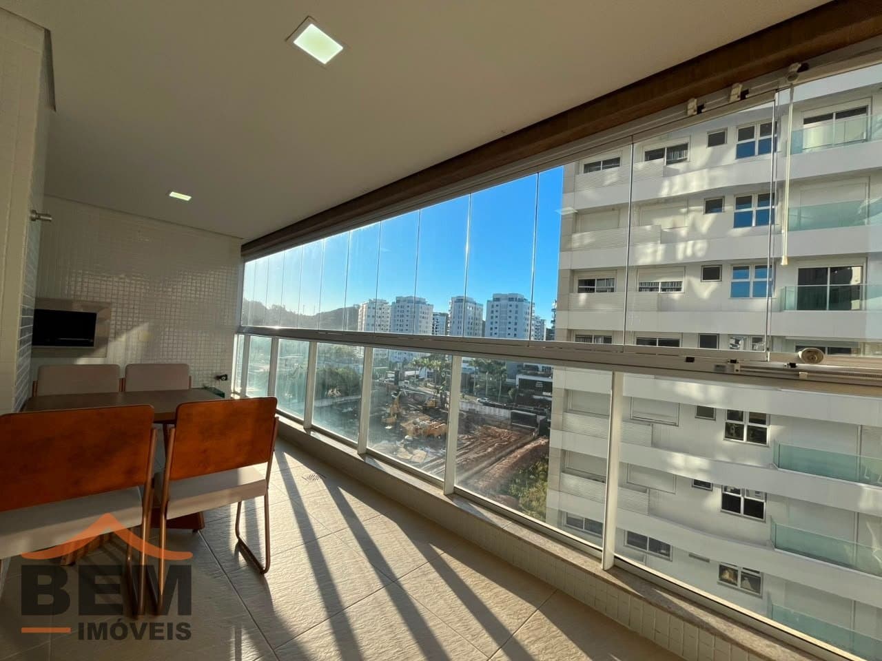 Apartamento para Locação com 2 quartos sendo 1 suíte, 1 vaga no bairro Praia Brava em Itajaí/SC: 32 - VISTA DA SACADA