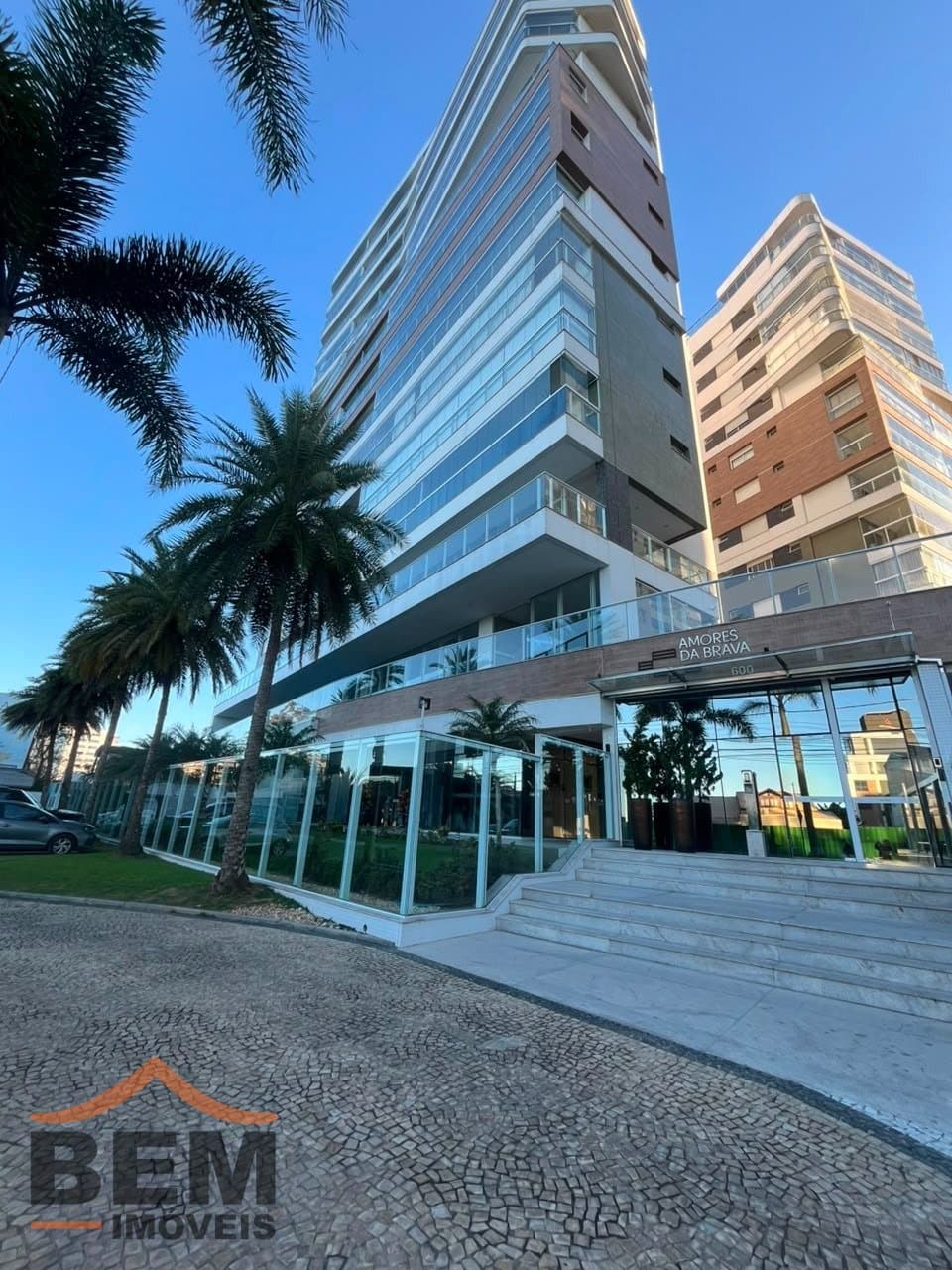 Apartamento para Locação com 2 quartos sendo 1 suíte, 1 vaga no bairro Praia Brava em Itajaí/SC: 35 - FACHADA