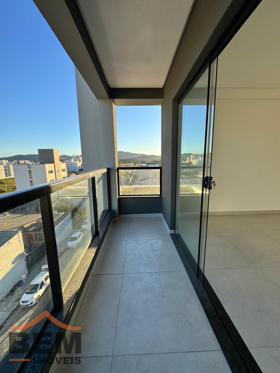 Apartamento à Venda com 2 quartos sendo 2 suítes, 1 vaga no bairro Centro em Camboriú/SC: ec466f94-dab1-4a79-829f-f1d0f7527483
