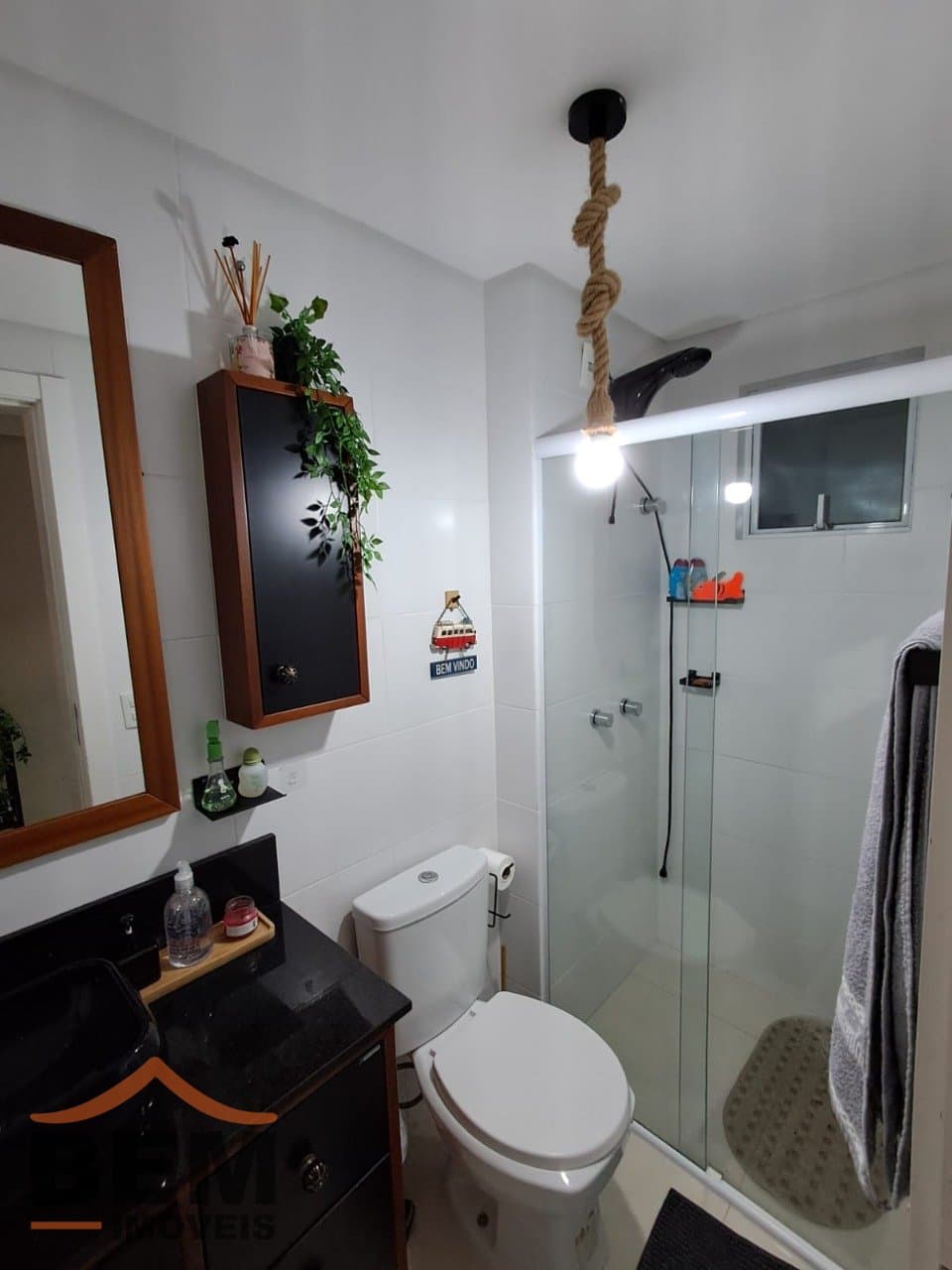 Apartamento à Venda com 2 quartos sendo 1 suíte, 2 vagas no bairro Carvalho em Itajai/SC