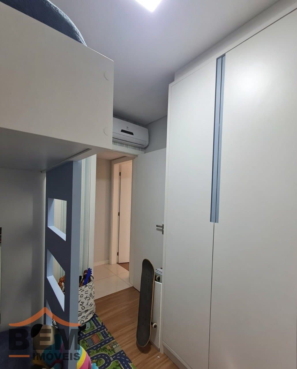 Apartamento à Venda com 2 quartos sendo 1 suíte, 2 vagas no bairro Carvalho em Itajai/SC