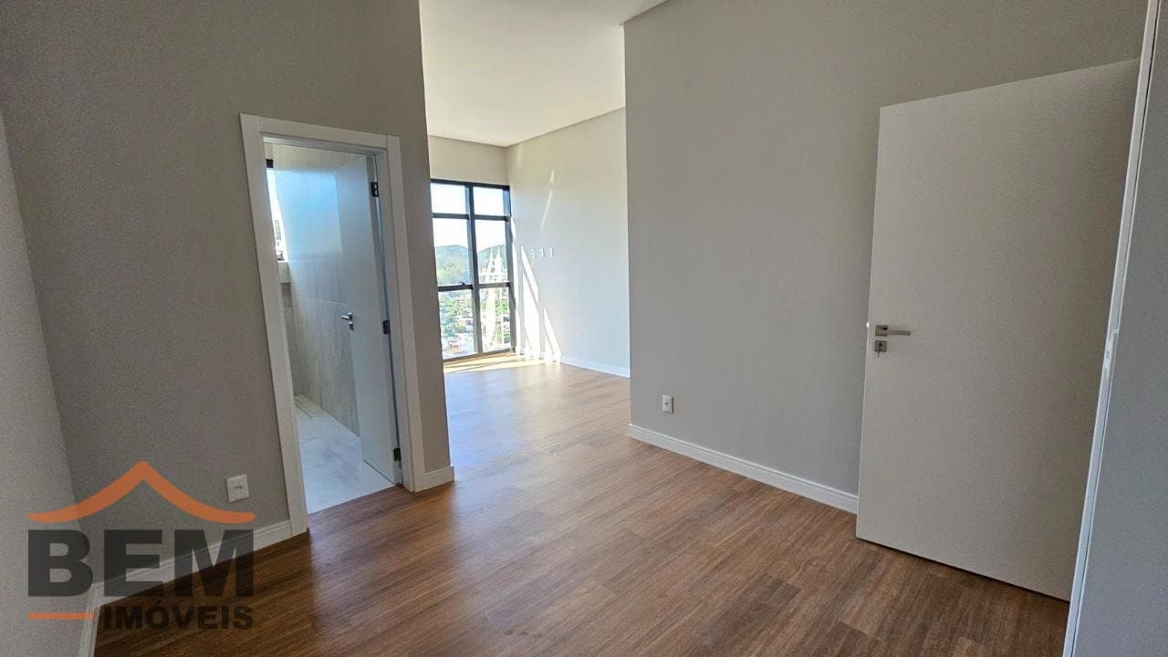 Apartamento Duplex para Locação com 3 quartos sendo 3 suítes, 3 vagas no bairro Fazenda em Itajaí/SC: 10 - SUÍTE