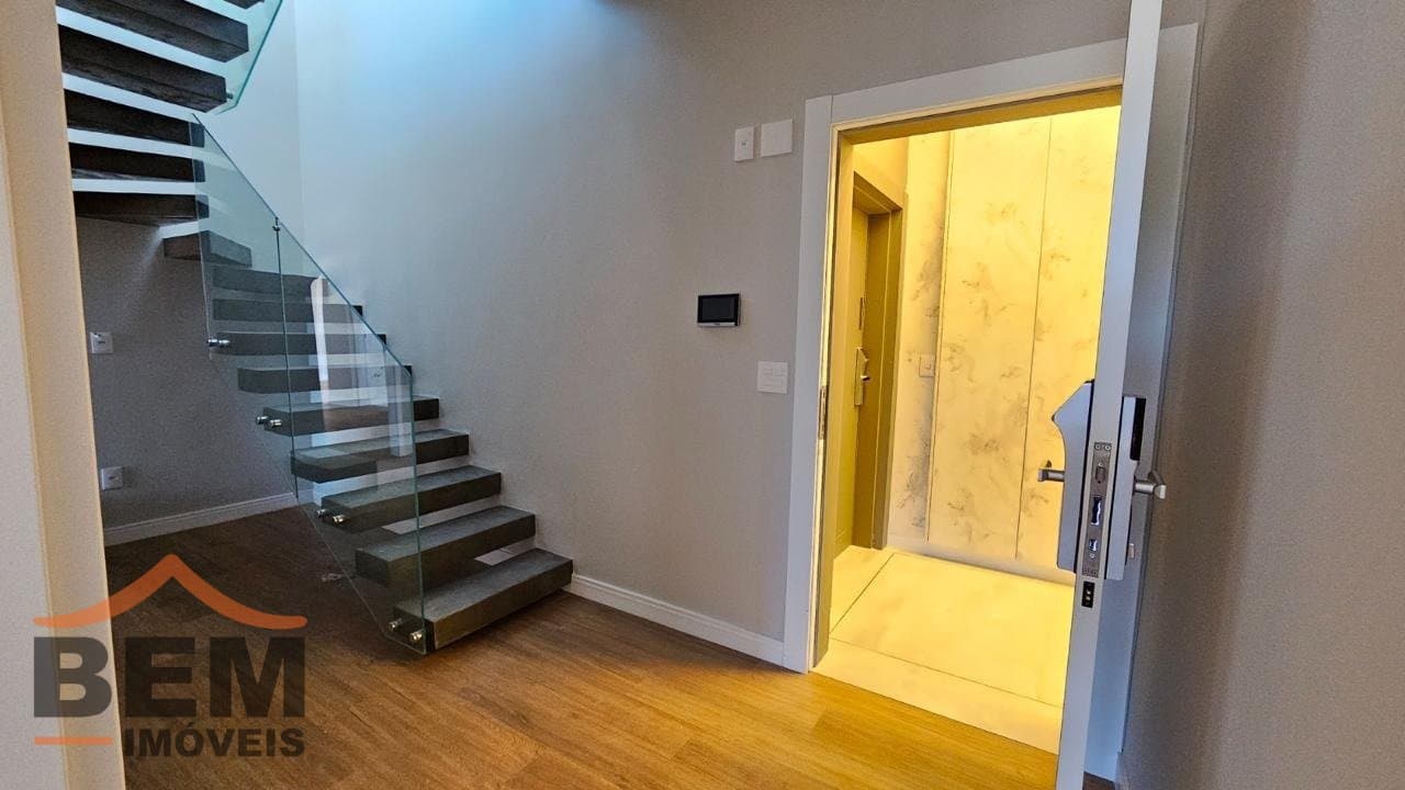 Apartamento Duplex para Locação com 3 quartos sendo 3 suítes, 3 vagas no bairro Fazenda em Itajaí/SC: 14 - INTERNO