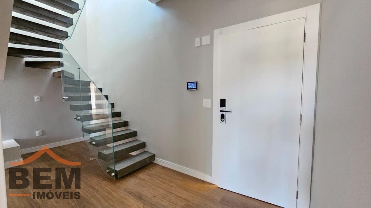 Apartamento Duplex para Locação com 3 quartos sendo 3 suítes, 3 vagas no bairro Fazenda em Itajaí/SC: 15 -INTERNO