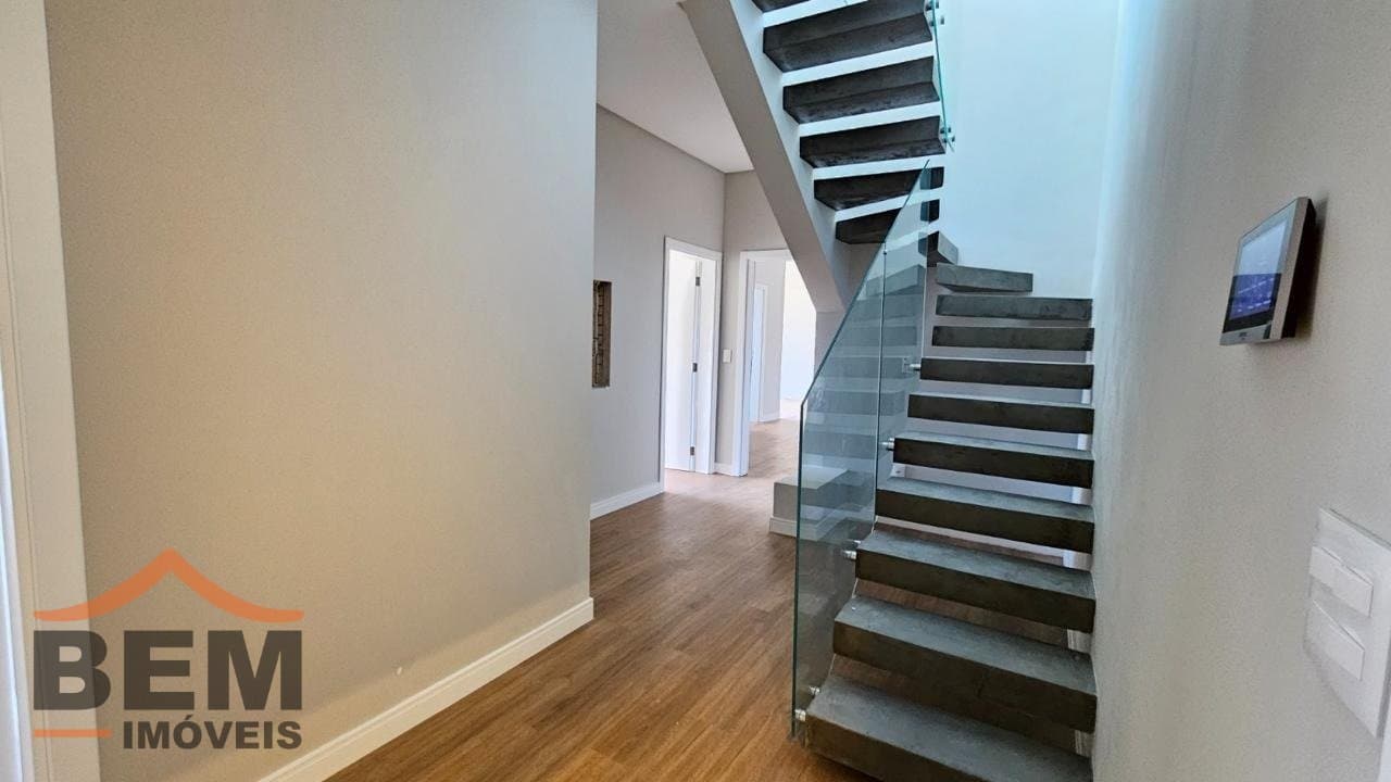Apartamento Duplex para Locação com 3 quartos sendo 3 suítes, 3 vagas no bairro Fazenda em Itajaí/SC: 17 - INTERNO