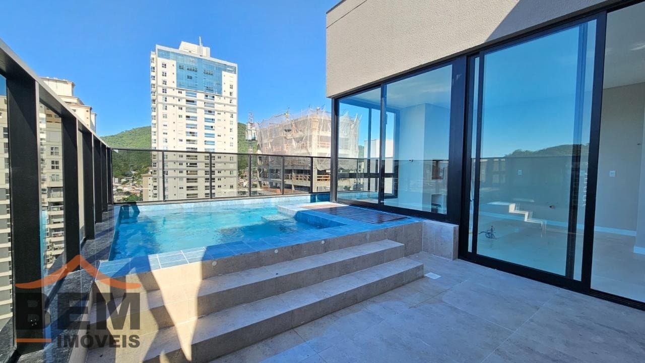 Apartamento Duplex para Locação com 3 quartos sendo 3 suítes, 3 vagas no bairro Fazenda em Itajaí/SC: 30 - PISCINA INTERNA