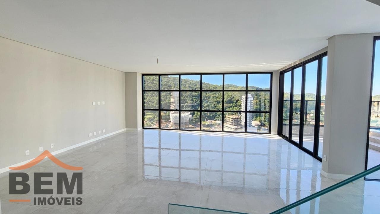 Apartamento Duplex para Locação com 3 quartos sendo 3 suítes, 3 vagas no bairro Fazenda em Itajaí/SC: 37 - SUÍTE