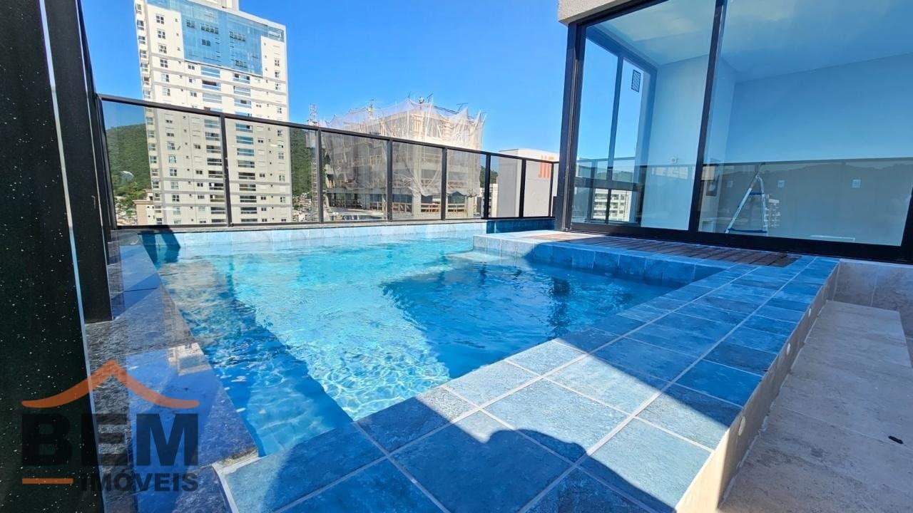 Apartamento Duplex para Locação com 3 quartos sendo 3 suítes, 3 vagas no bairro Fazenda em Itajaí/SC: 41 - PISCINA INTERNA