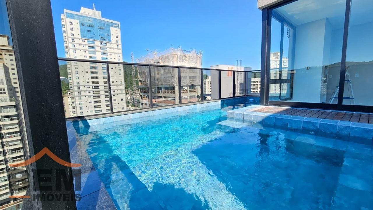 Apartamento Duplex para Locação com 3 quartos sendo 3 suítes, 3 vagas no bairro Fazenda em Itajaí/SC: 43 -PISCINA INTERNA