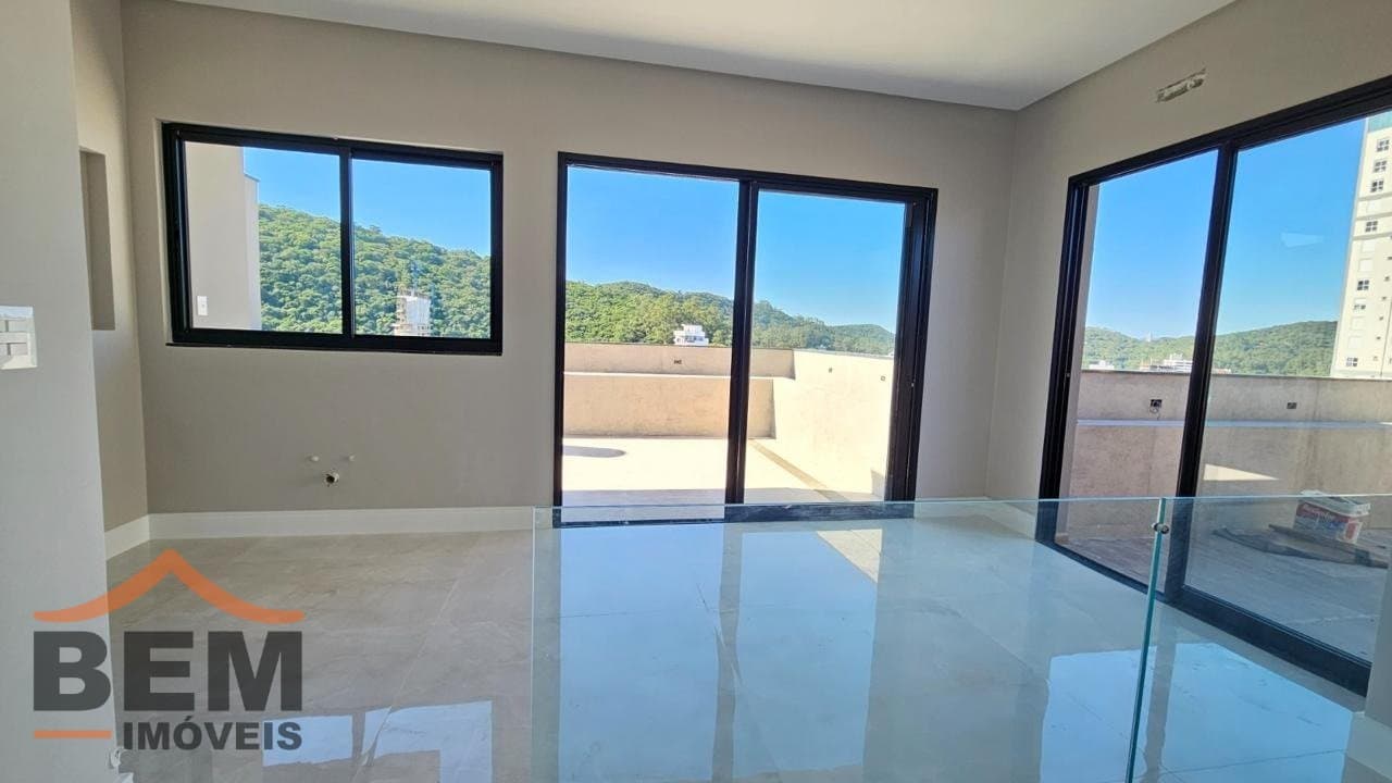 Apartamento Duplex para Locação com 3 quartos sendo 3 suítes, 3 vagas no bairro Fazenda em Itajaí/SC: 44 - INTERNO