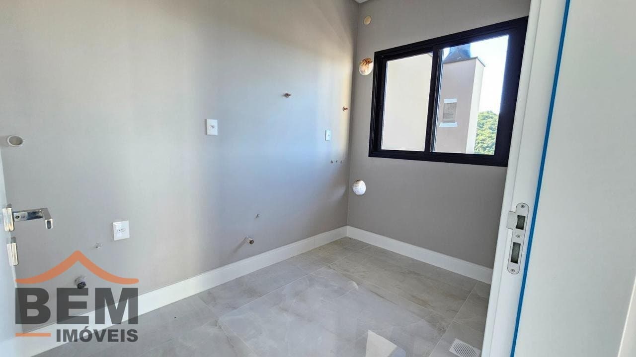 Apartamento Duplex para Locação com 3 quartos sendo 3 suítes, 3 vagas no bairro Fazenda em Itajaí/SC: 48 - INTERNO
