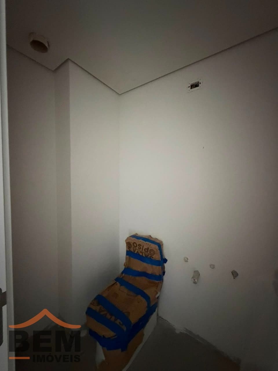 Apartamento à Venda com 3 quartos sendo 1 suíte, 2 vagas no bairro Fazenda em Itajai/SC