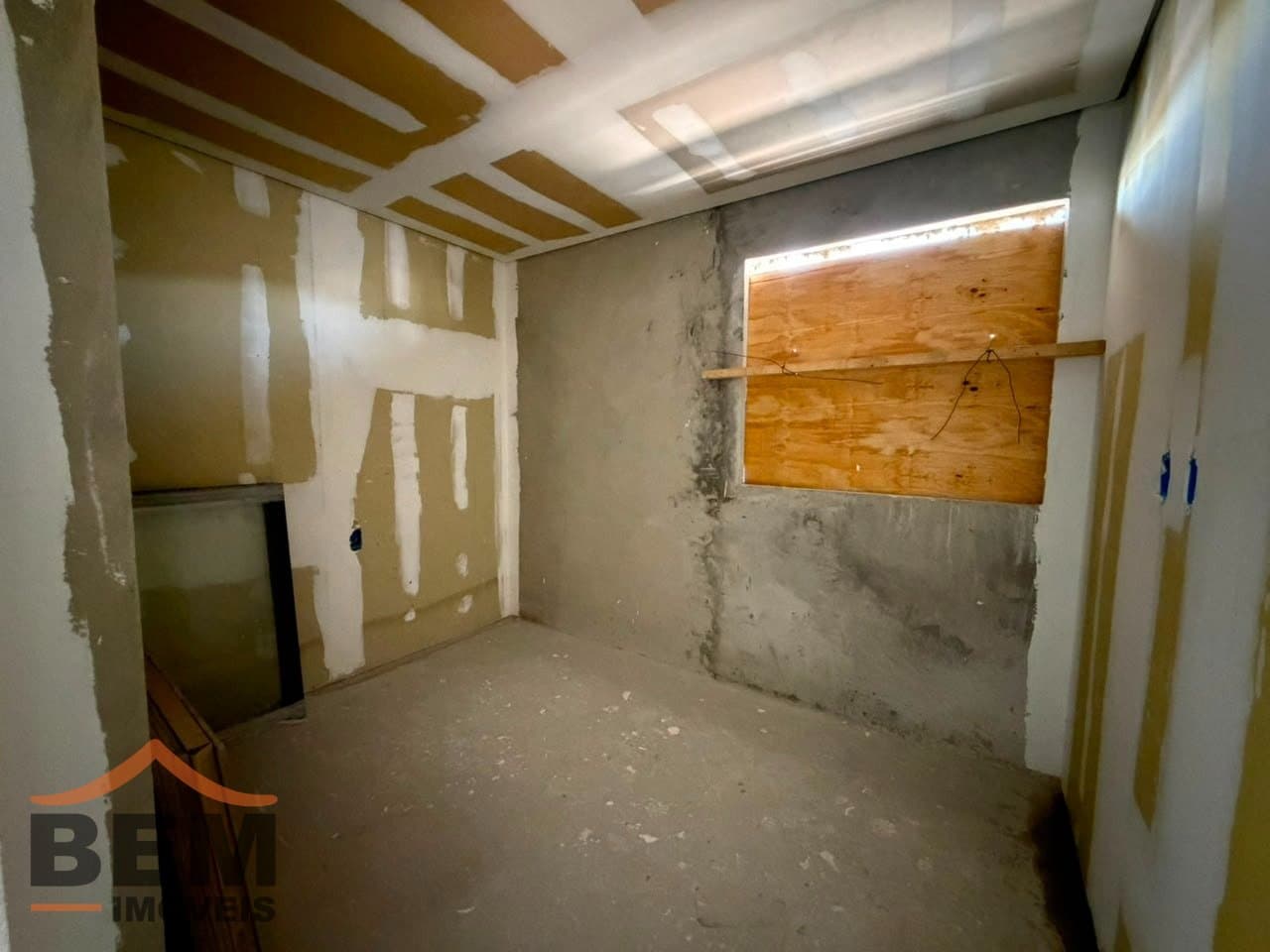 Apartamento à Venda com 3 quartos sendo 1 suíte, 2 vagas no bairro Fazenda em Itajai/SC