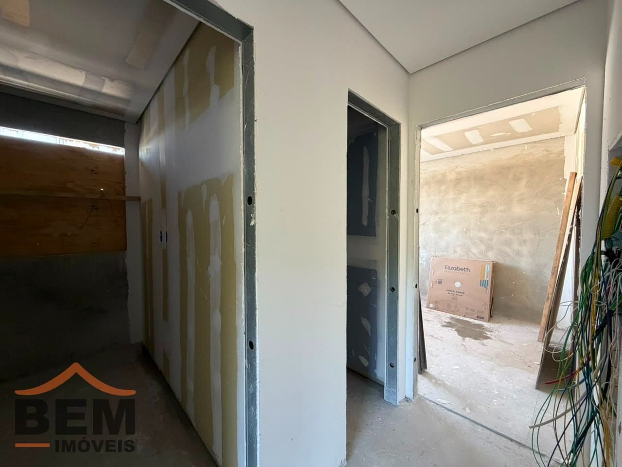 Apartamento à Venda com 3 quartos sendo 1 suíte, 2 vagas no bairro Fazenda em Itajai/SC