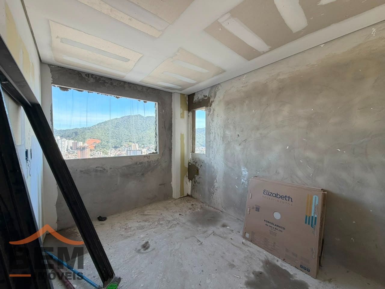 Apartamento à Venda com 3 quartos sendo 1 suíte, 2 vagas no bairro Fazenda em Itajai/SC