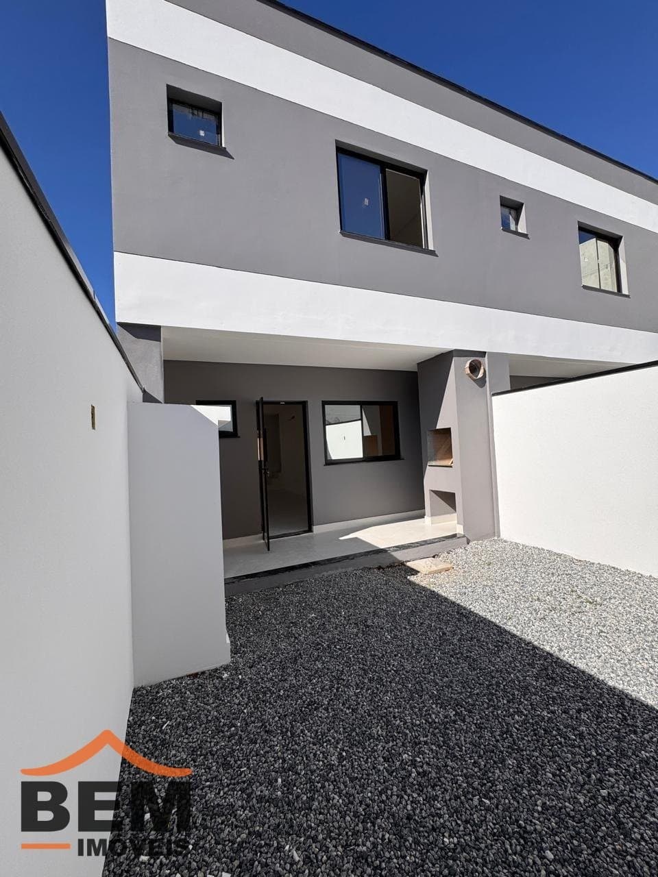 Casa à Venda com 2 quartos sendo 2 suítes, 1 vaga no bairro Rio Pequeno em Camboriú/SC: i74w8W45fP5J18s_84086a553fbb58f23