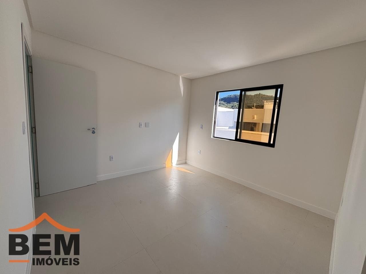 Casa à Venda com 2 quartos sendo 2 suítes, 1 vaga no bairro Rio Pequeno em Camboriú/SC: i74w8W45fP5J18s_84086a553fc99dc97