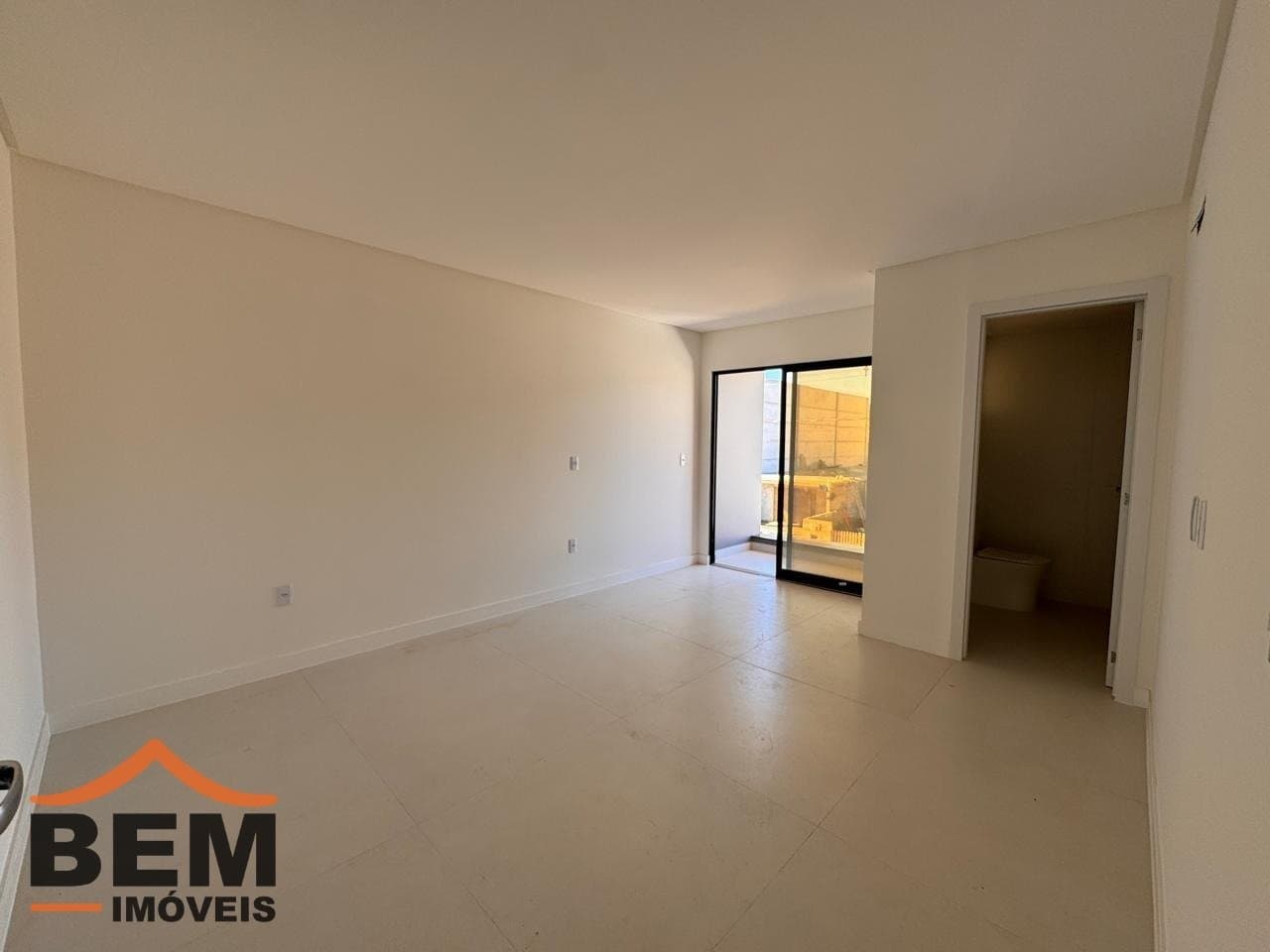Casa à Venda com 2 quartos sendo 2 suítes, 1 vaga no bairro Rio Pequeno em Camboriú/SC: i74w8W45fP5J18s_84086a553fcdb9324