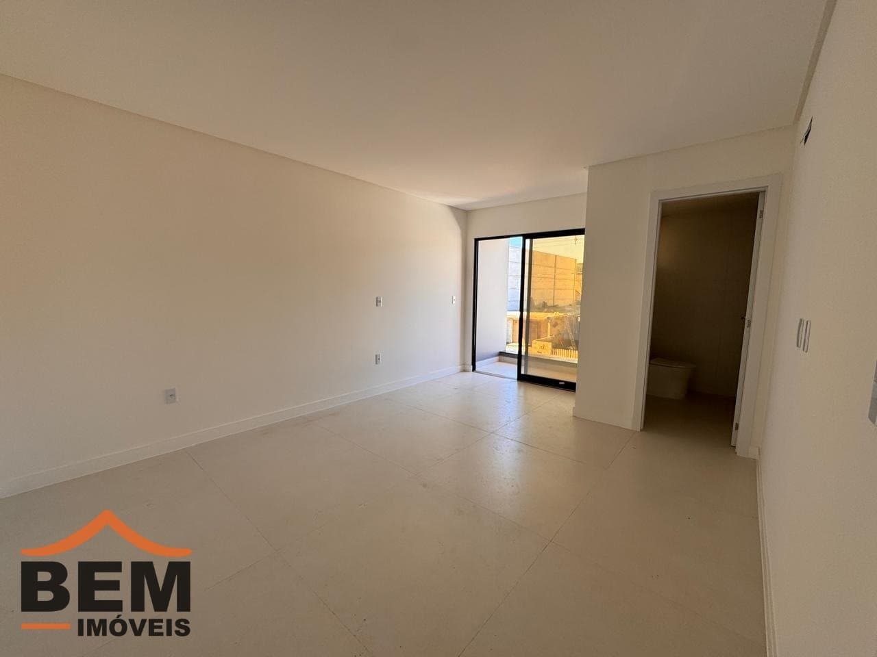 Casa à Venda com 2 quartos sendo 2 suítes, 1 vaga no bairro Rio Pequeno em Camboriú/SC: i74w8W45fP5J18s_84086a553fd12a454