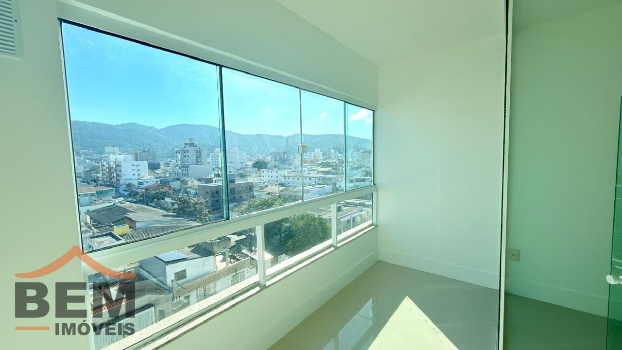 Apartamento à Venda com 2 quartos sendo 1 suíte, 2 vagas no bairro Nações em Balneário Camboriú/SC