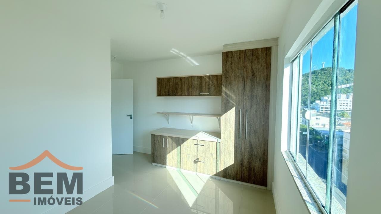 Apartamento à Venda com 2 quartos sendo 1 suíte, 2 vagas no bairro Nações em Balneário Camboriú/SC