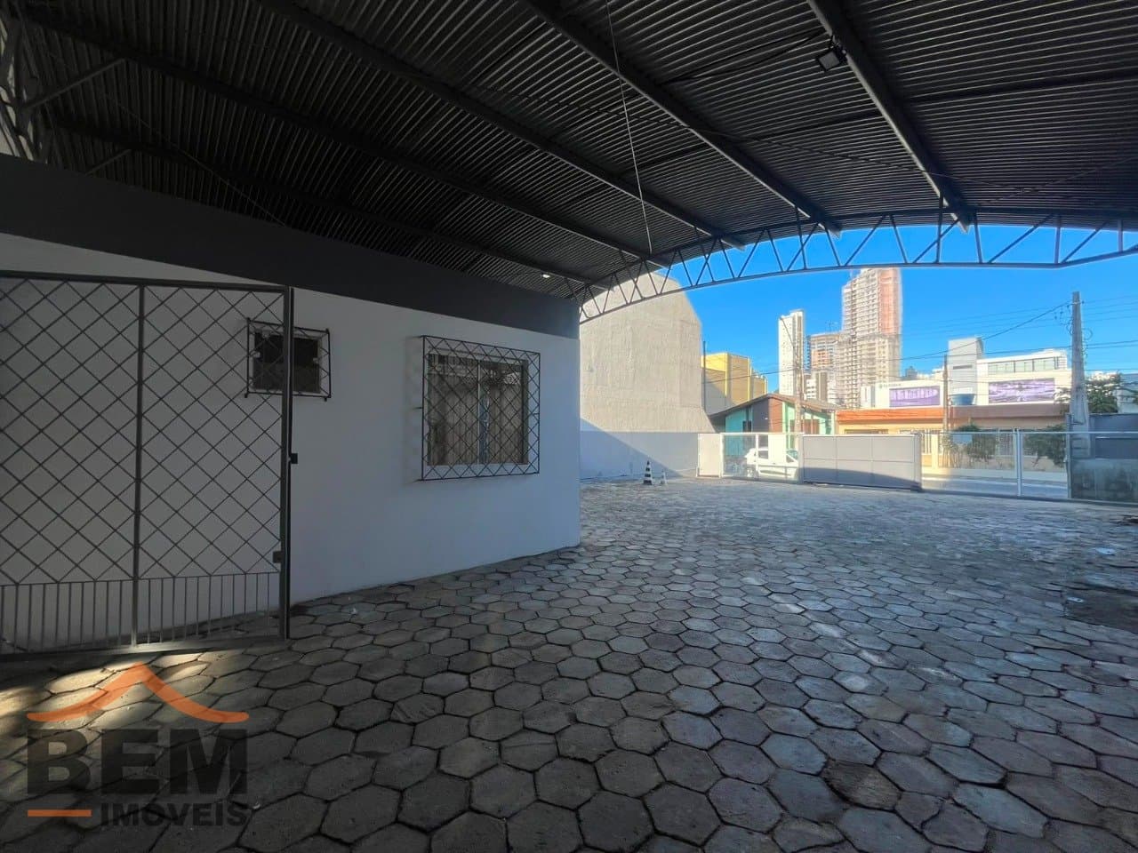 Galpão para Locação no bairro Fazenda em Itajaí/SC: 17  - ÁREA EXTERNA