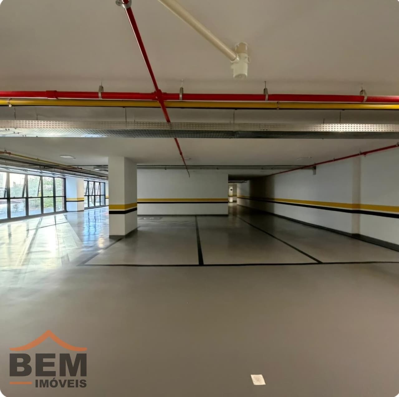 Ponto Comercial para Locação no bairro Centro em Balneário Camboriú/SC: 09-GARAGEM