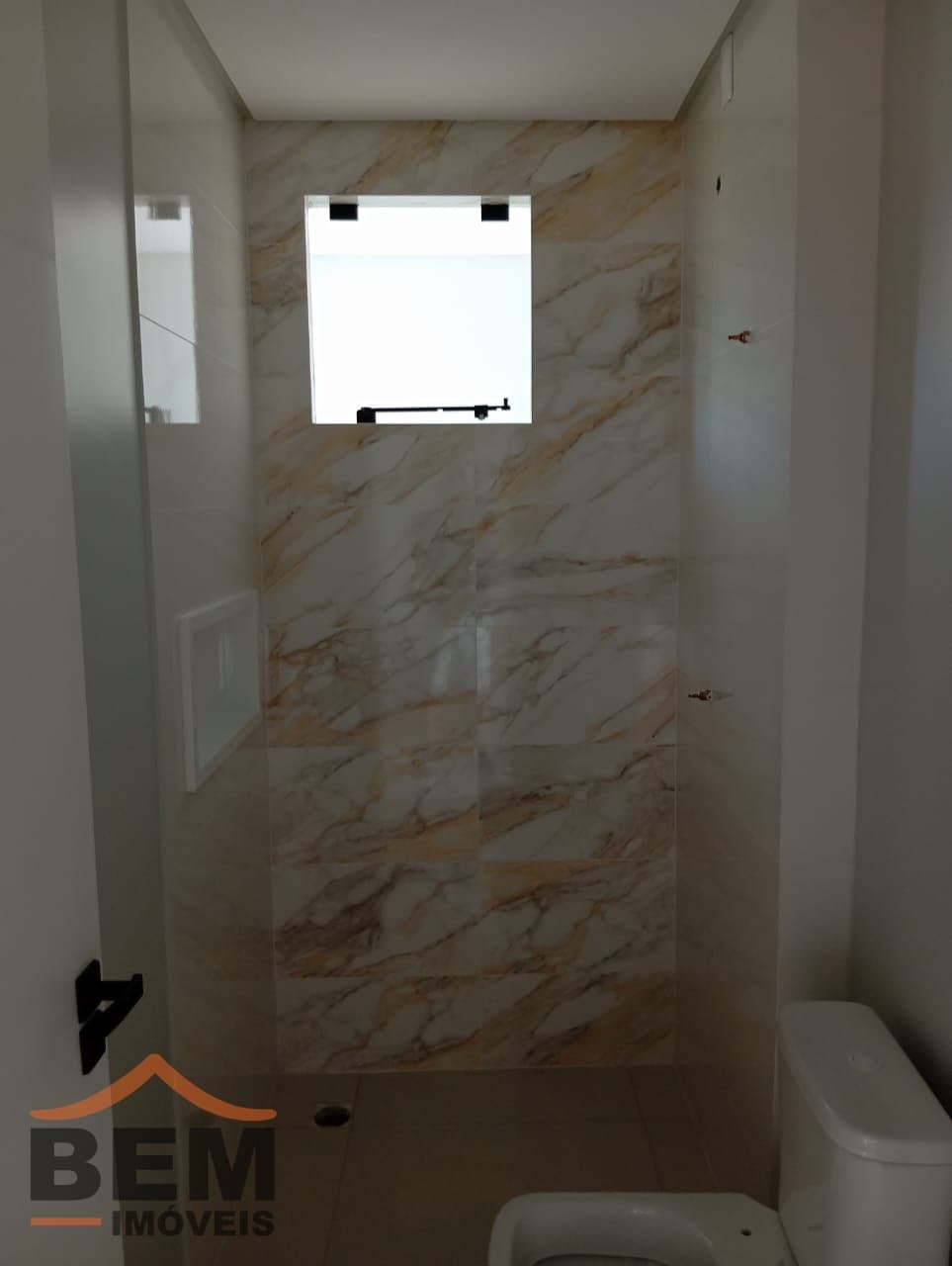 Apartamento à Venda com 2 quartos sendo 1 suíte no bairro Rio Pequeno em Camboriú/SC